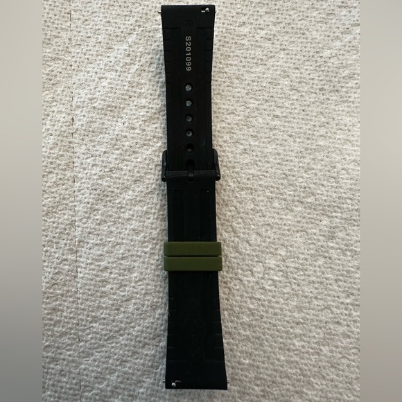 Fossil Silicone Band Size 20 - Picture 2 of 4